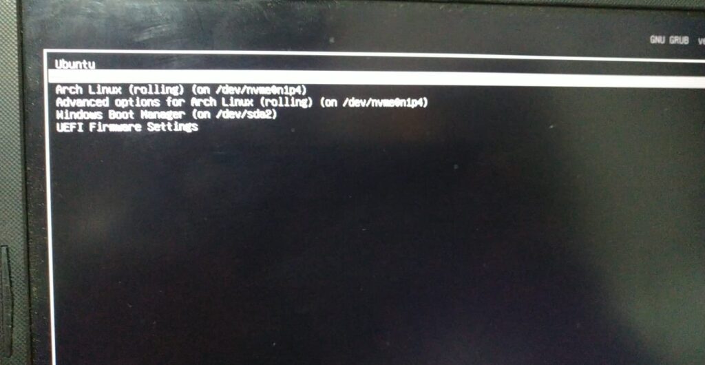 How to Dual Boot Ubuntu and Windows 10? 13 GRUB bootloader - Dual Boot Ubuntu and Windows 10